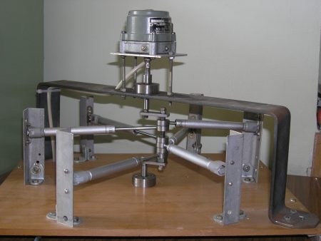 Макет гідромотора зробленого на базі пневмоциліндрів для виконання лабораторних робіт з дисципліни Гідро- пневмоприводи машин