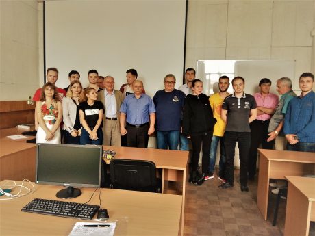 Літня практика студентів Харківського радіотехнічного технікуму на кафедрі ІТ