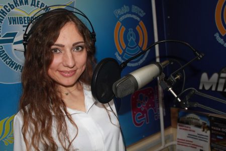Юлія Царьова – ведуча радіо ВТСУ 