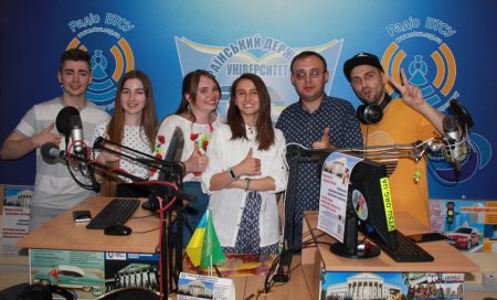 Учасники радіопроєкту “Успішна молодь” в гостях на радіо ВТСУ