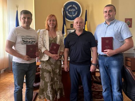 В Українському державному університеті залізничного транспорту відбулося вручення дипломів кандидата та доктора технічних наук.