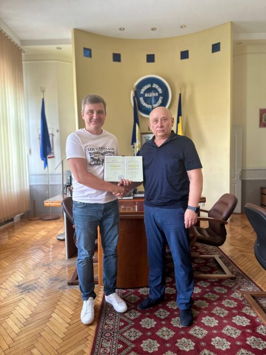 В Українському державному університеті залізничного транспорту відбулося вручення дипломів кандидата та доктора технічних наук.