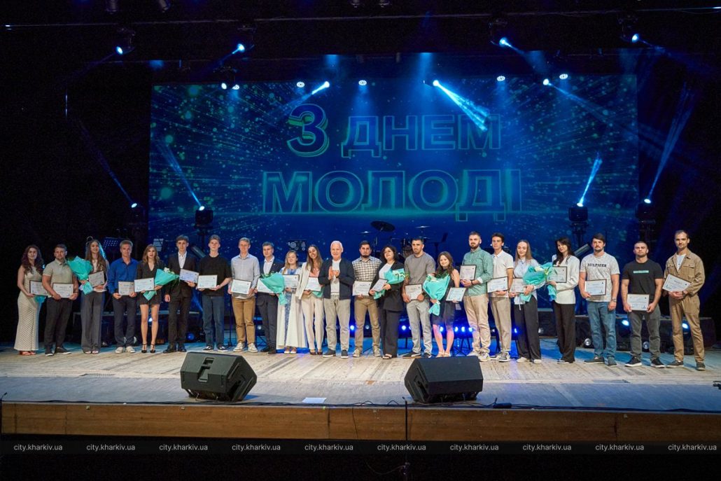 Урочистості до Дня молоді: нагороджено студентку УкрДУЗТ!