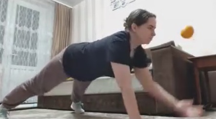 Результати змагань “Залізні люди” серед студентів УкрДУЗТ. Жонглювання в планці.