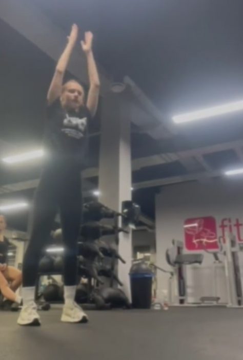 Результати змагань серед студентів УкрДУЗТ ” Залізні люди”. Перхід у планку за 1 хвилину.