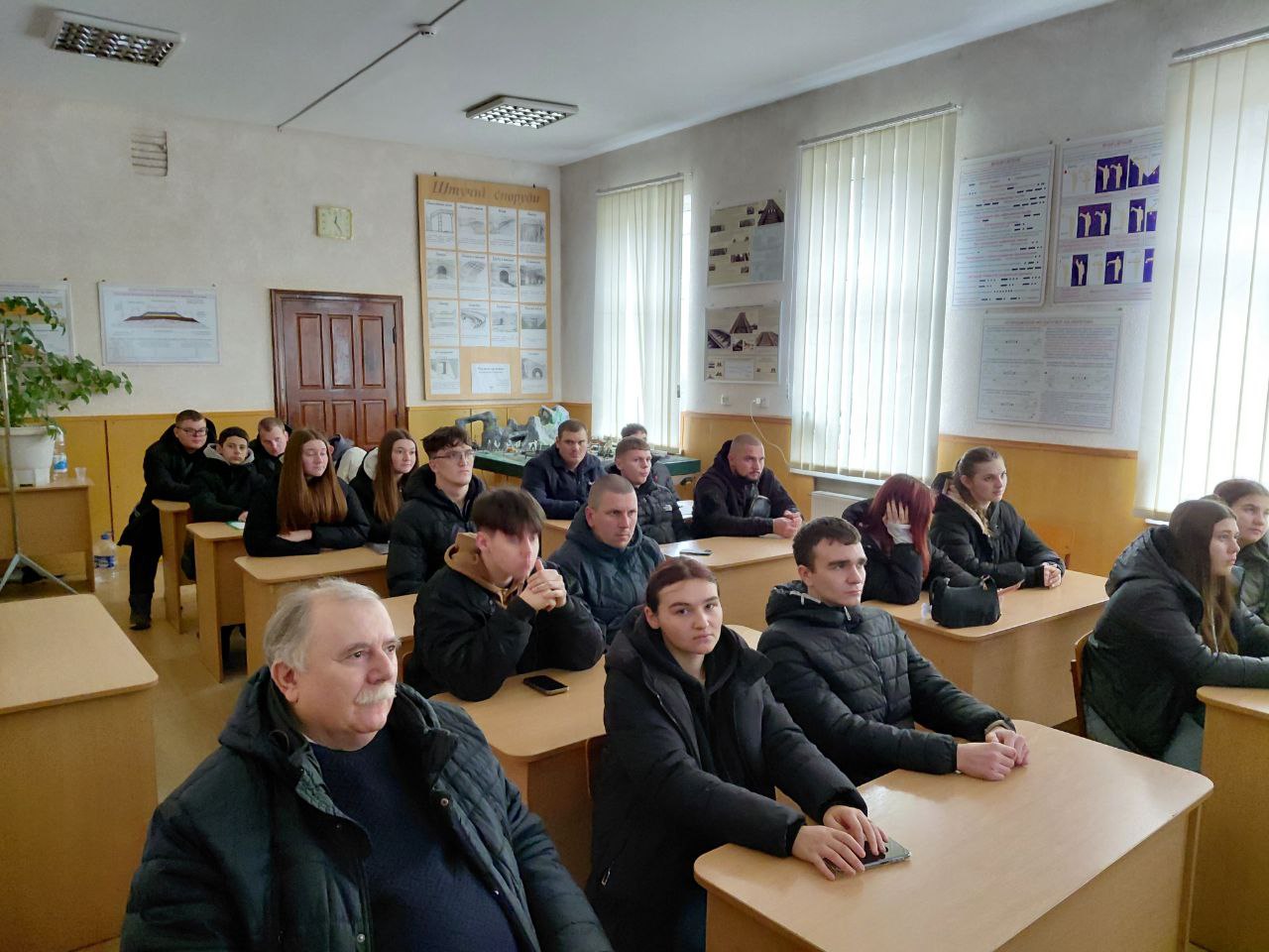 Чернівецький транспортний фаховий коледж.