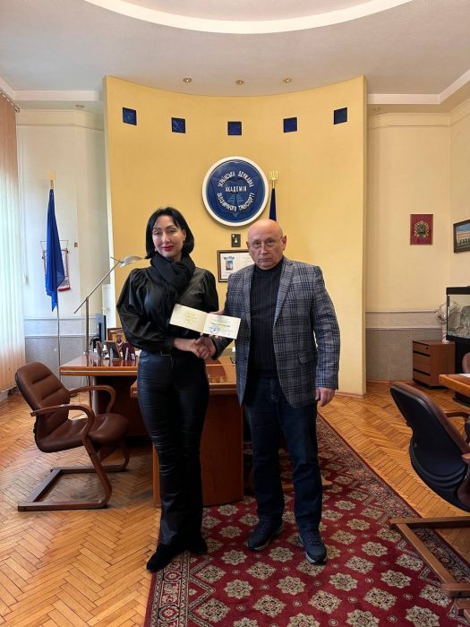 Щирі вітання з отриманням атестата професора!