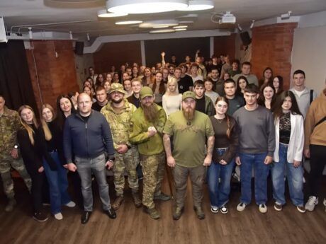 Студенти УкрДУЗТ долучилися до зустрічі молоді з військовослужбовцями.